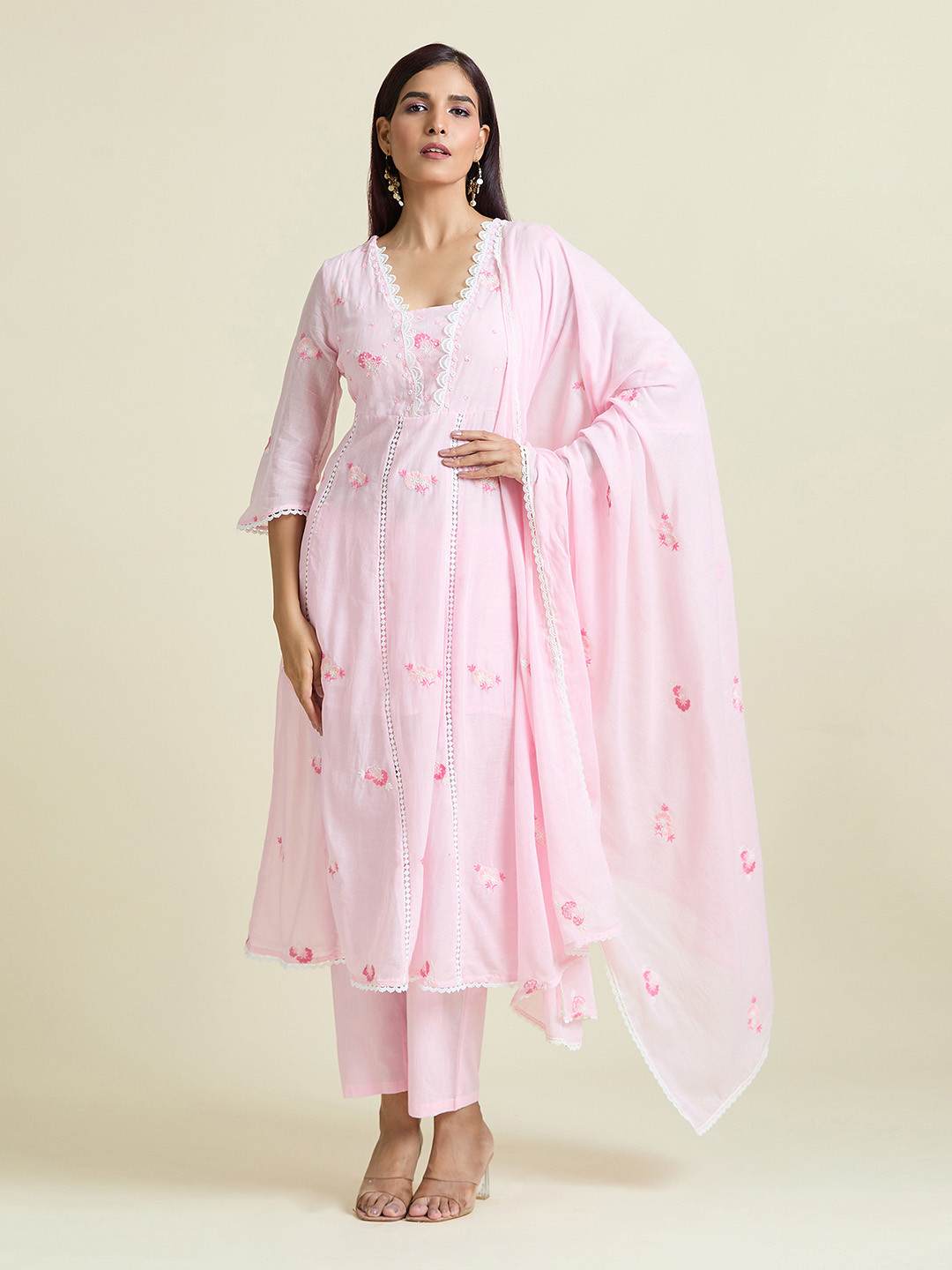 

Samyukta Singhania Floral Embroidered Regular Sequinned Pure Cotton Anarkali Kurta with Trousers, Pink