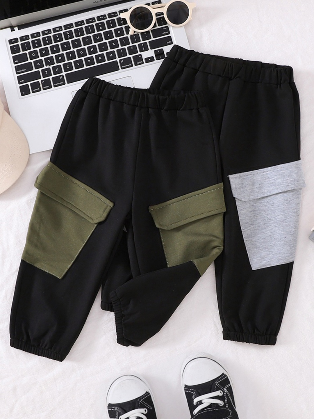 

INCLUD Boys Pack Of 2 Colorblocked Mid-Rise Joggers, Black