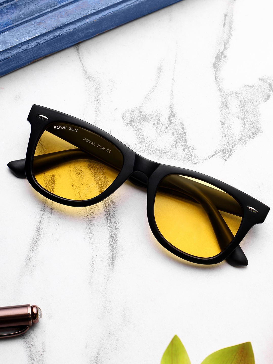 

ROYAL SON Unisex Wayfarer Sunglasses with Polarised and UV Protected Lens, Yellow