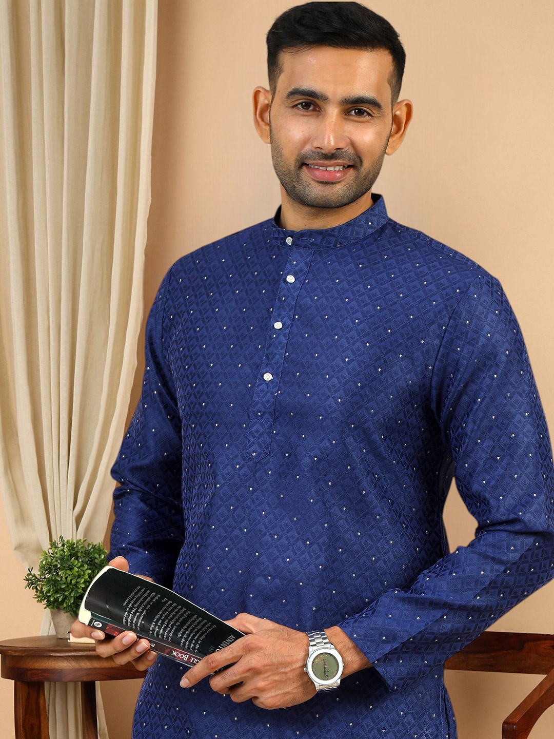 

TATTVA Ethnic Motifs Printed Mandarin Collar Straight Sequinned Kurta, Navy blue