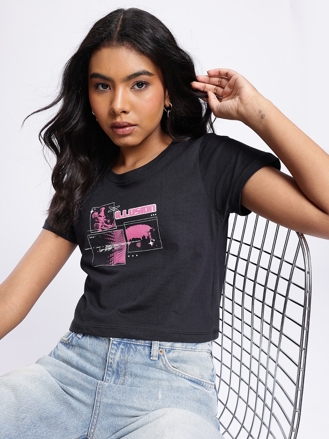 

glitchez Modern Savvy Graphic Printed Crop T-shirt, Black