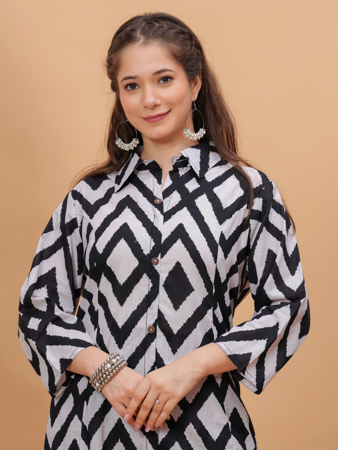 

DORIYA Geometric Printed Shirt Collar Three-Quarter Sleeves Top & Trouser, Black