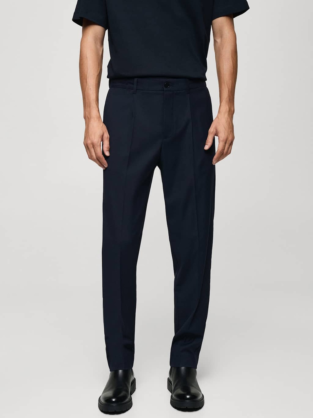 

MANGO MAN Men Slim Fit Pleated Trousers, Navy blue