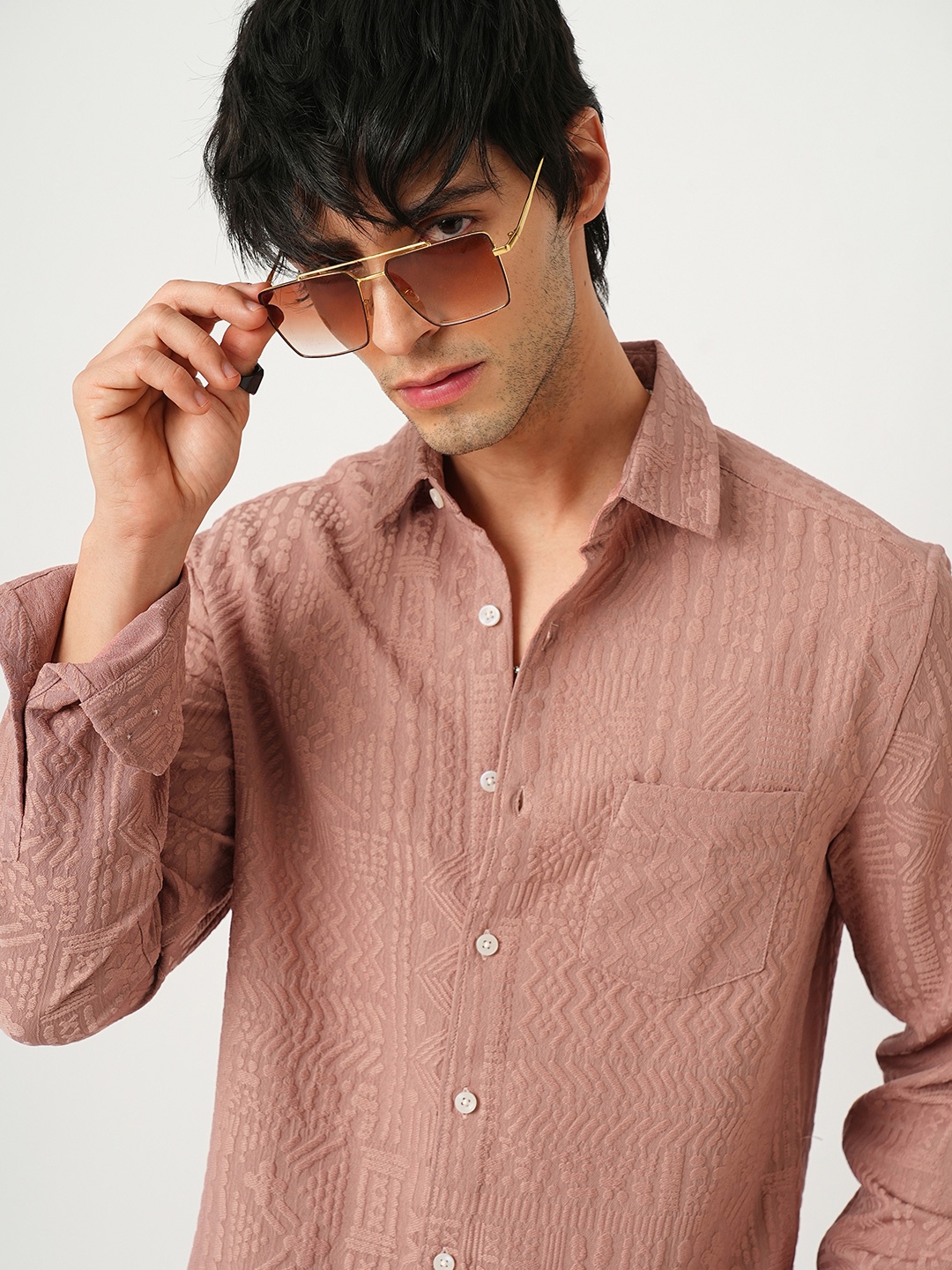 

VASTRADO Men Classic Cutaway Collar Textured Slim Fit Casual Shirt, Coral