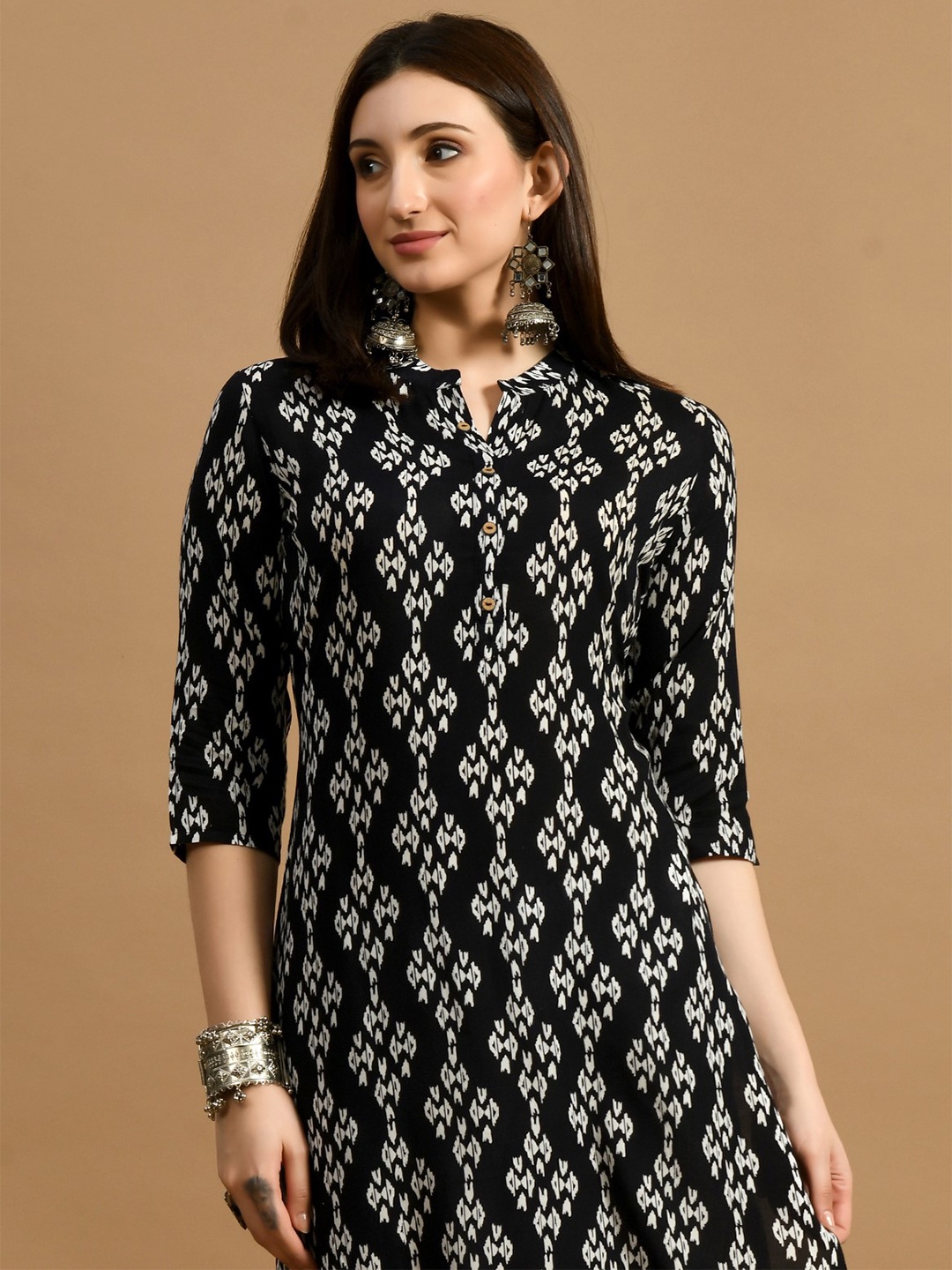 

GLOWWORLD Geometric Printed Straight Kurta, Black
