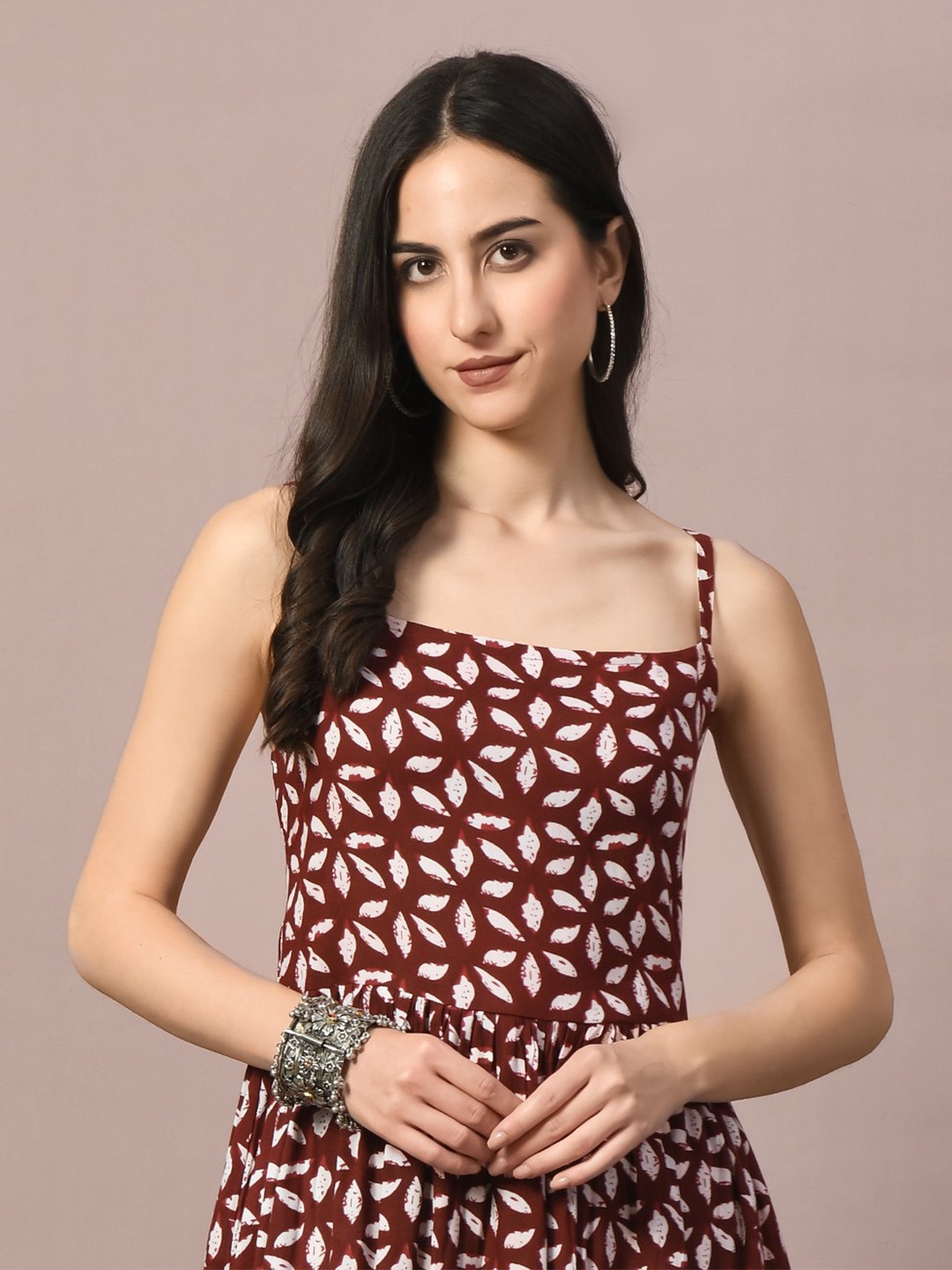 

GLOWWORLD Floral Printed Shoulder Straps A-Line Kurta, Maroon