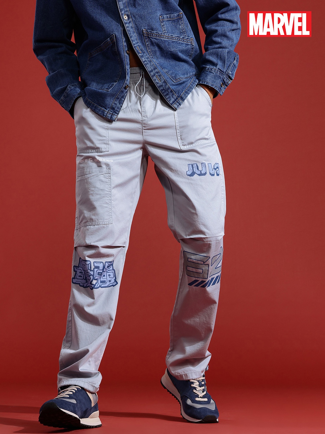 

MARVEL STREET Men Printed Pure Cotton Trousers, Blue