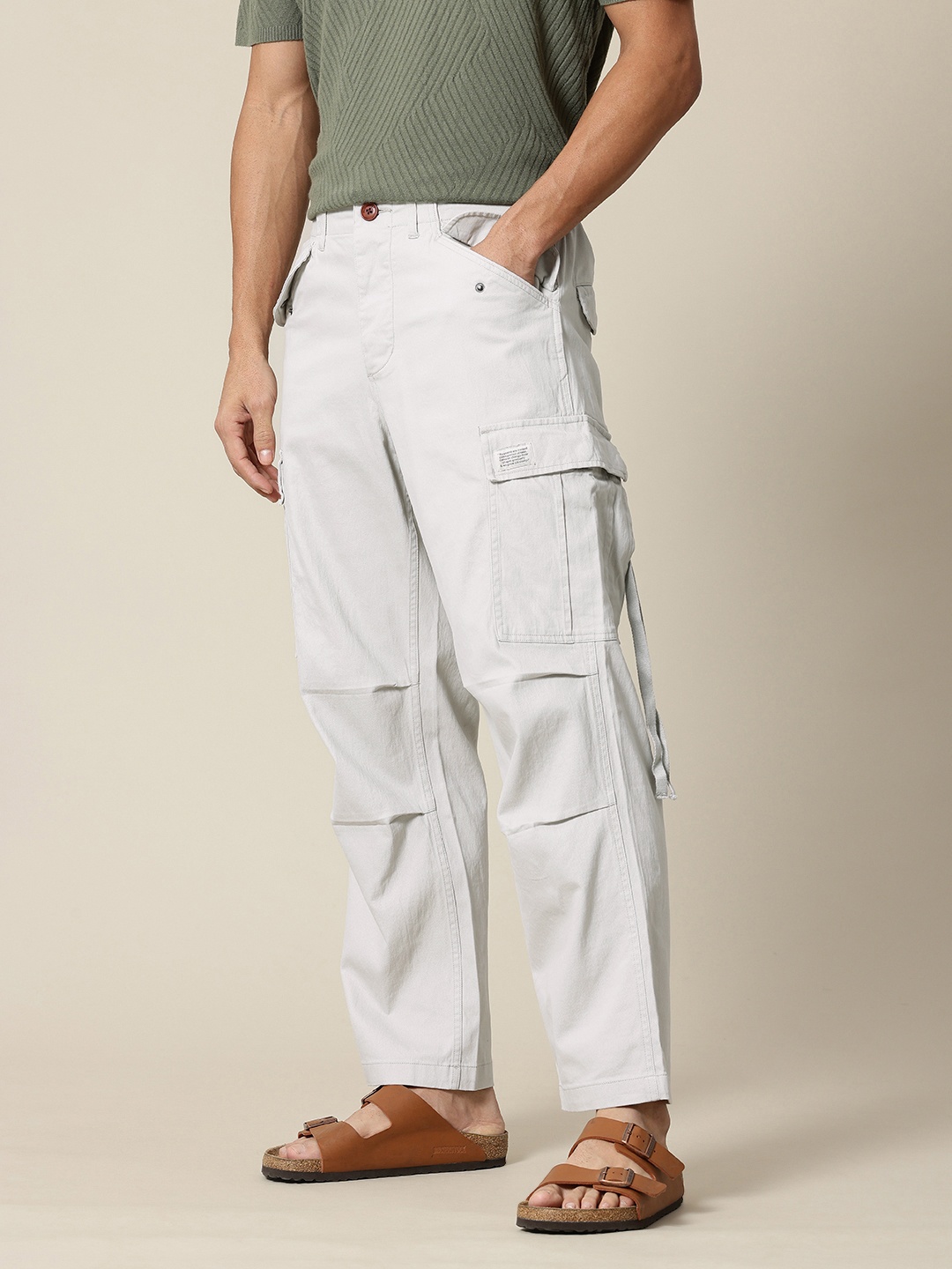 

Mr Bowerbird Men Smart Loose Fit Easy Wash Cargos Trousers, Grey