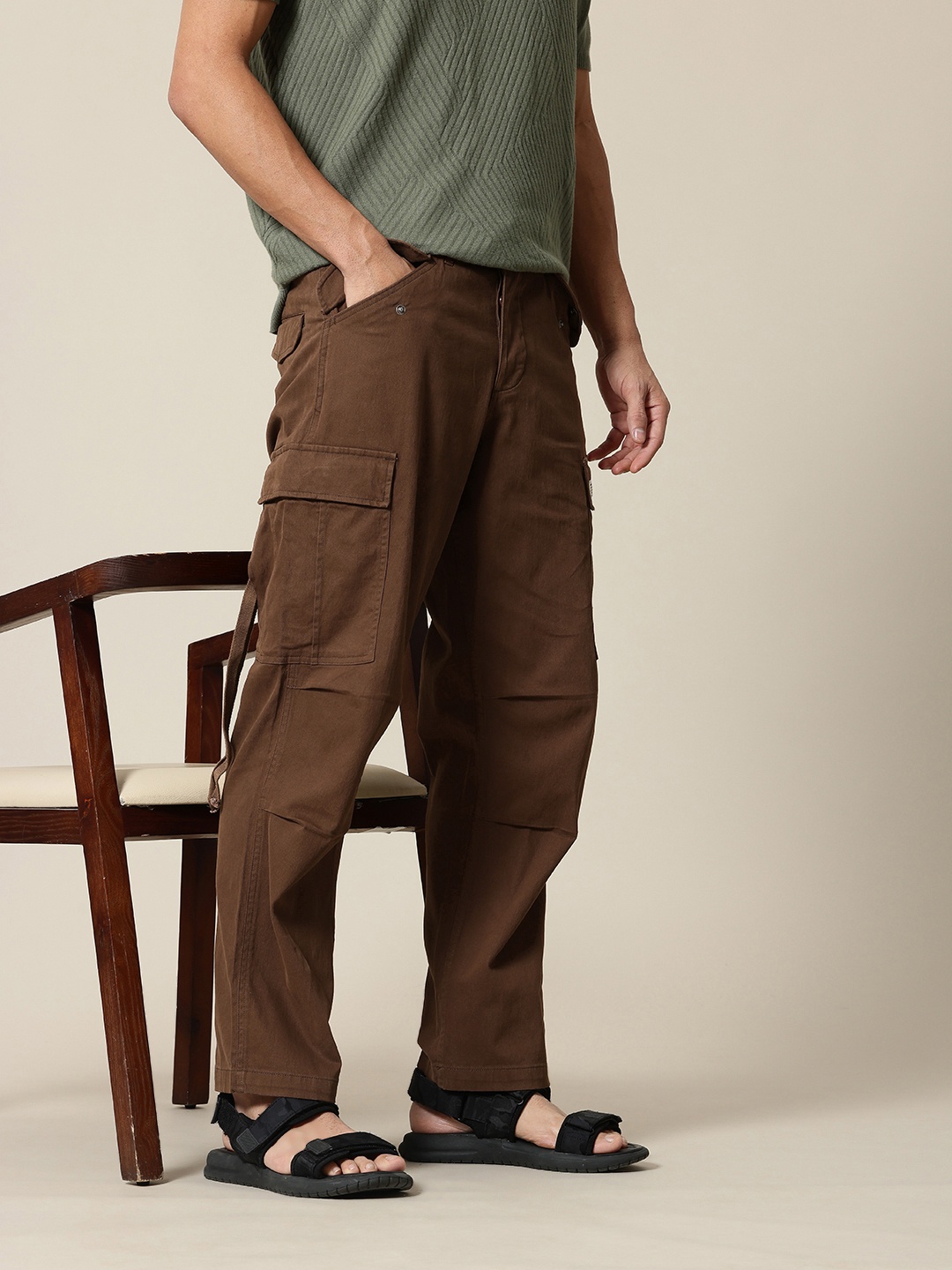 

Mr Bowerbird Men Smart Loose Fit Easy Wash Cargos Trousers, Brown