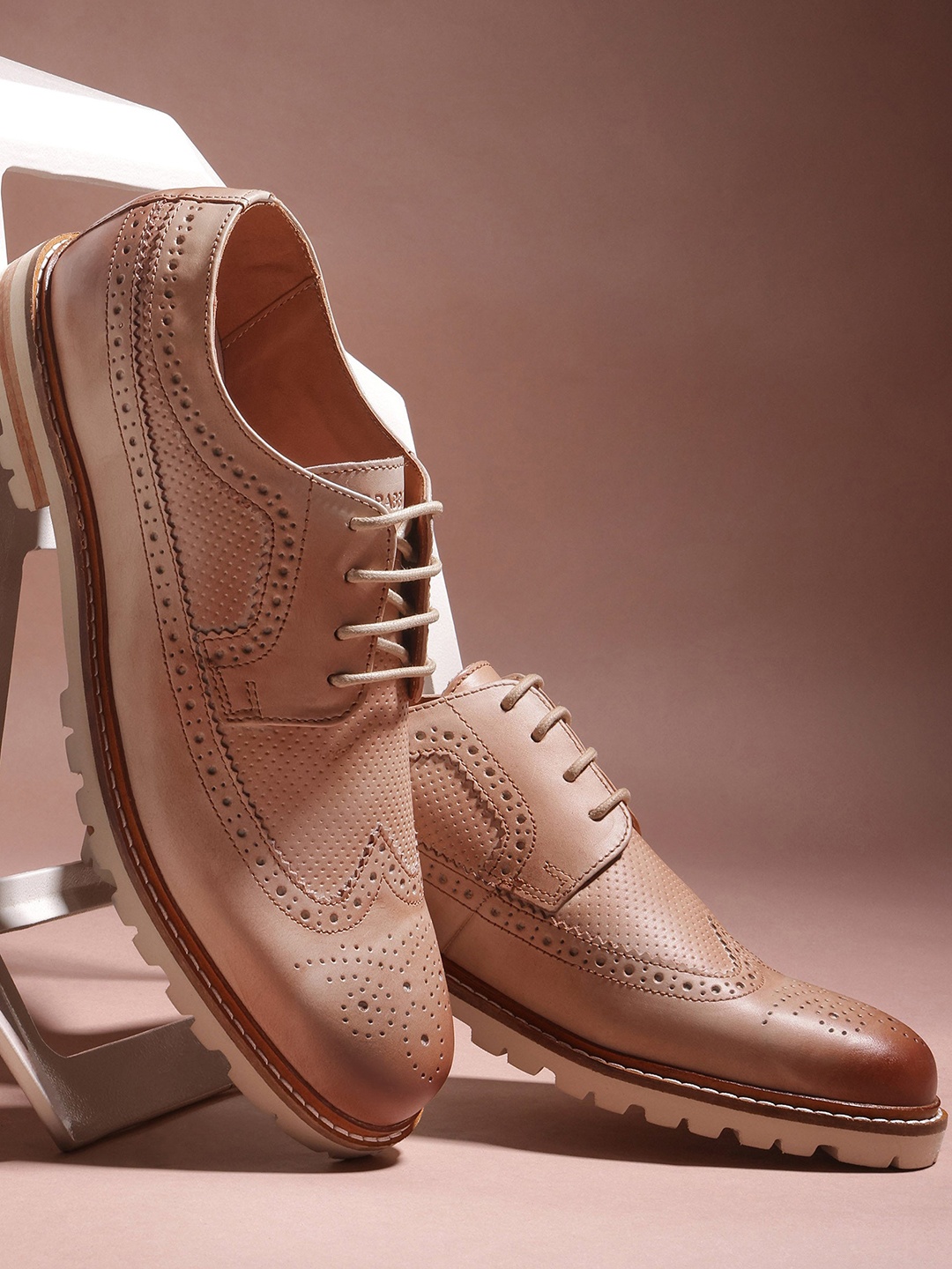 

RARE RABBIT Men Textured Leather Casual Brogues, Tan