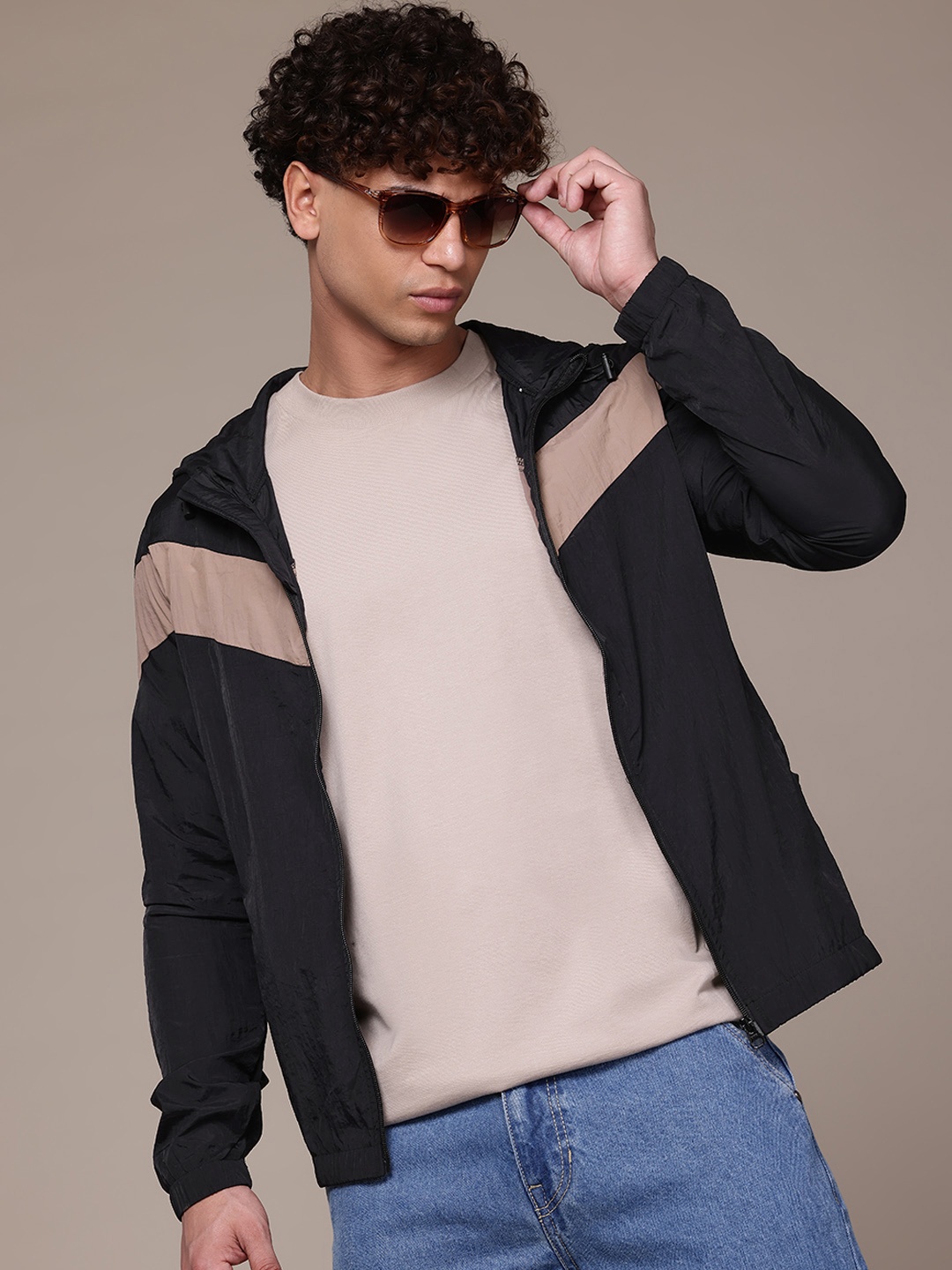 

The Roadster Lifestyle Co. Colourblocked Tailored Jacket, Black
