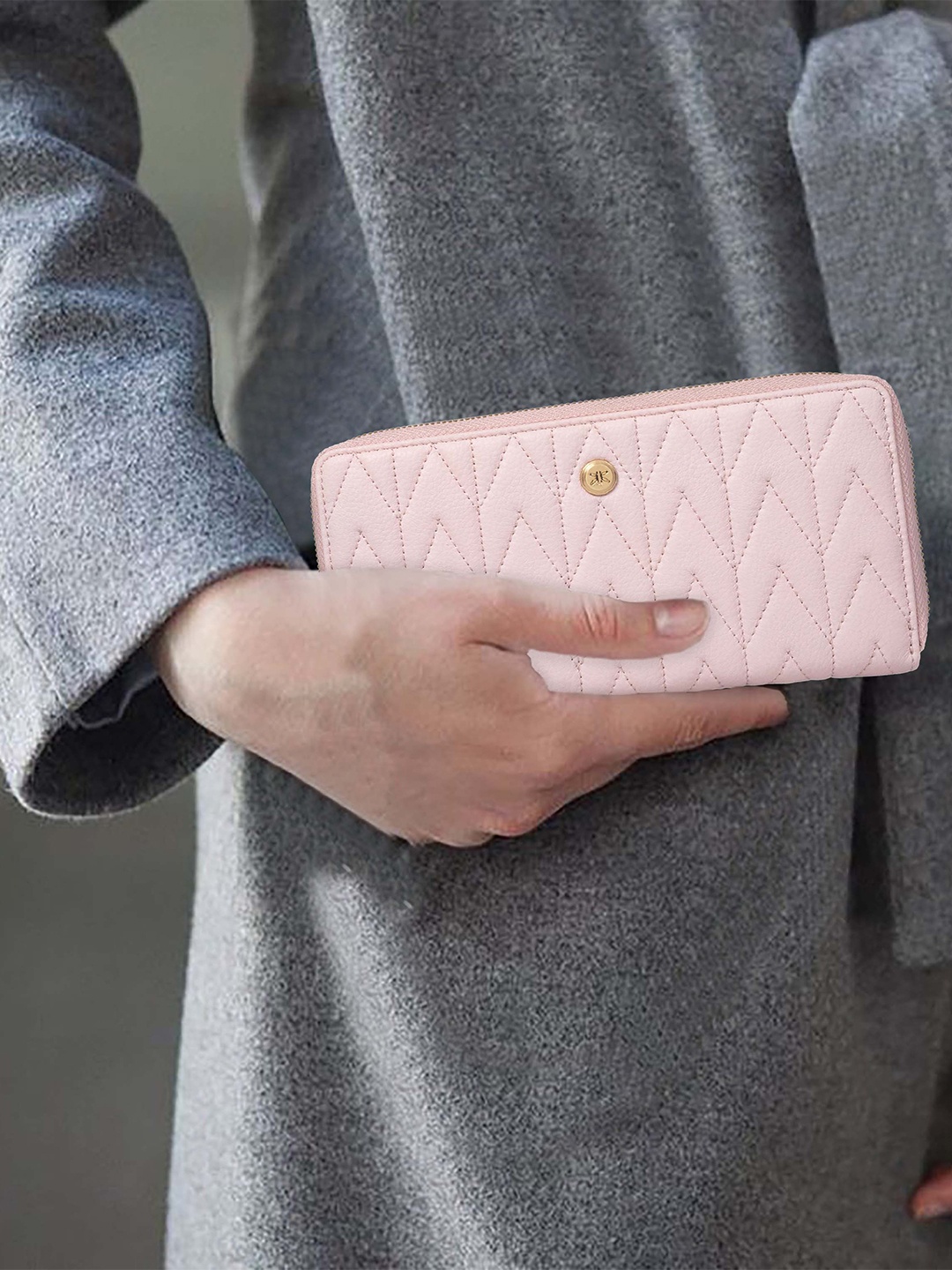 

RI2K LONDON Women Geometric Textured Leather Zip Around Wallet, Pink