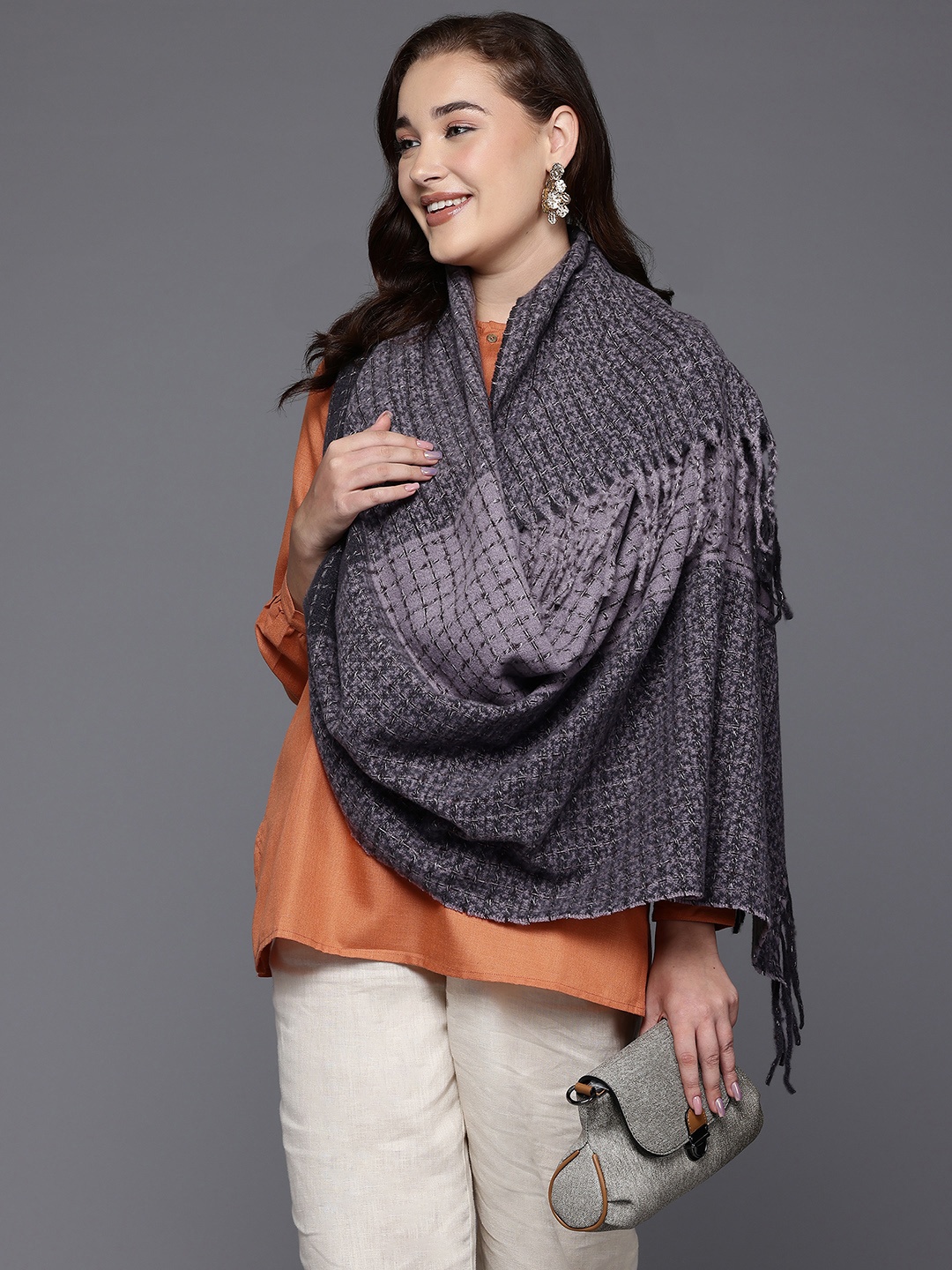 

Cayman Colourblocked Woollen Stole, Charcoal