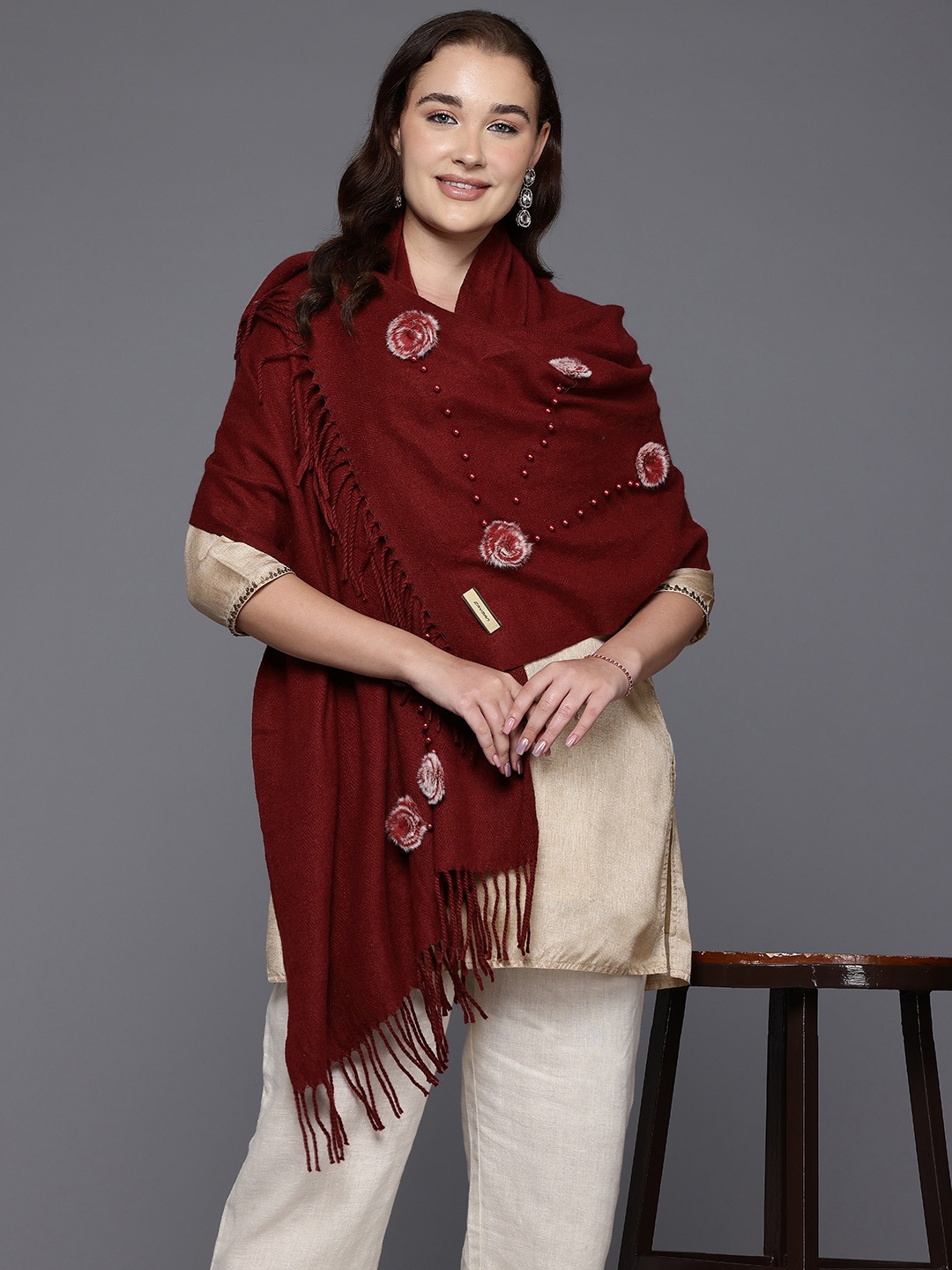 

Cayman Embellished Woollen Stole, Maroon