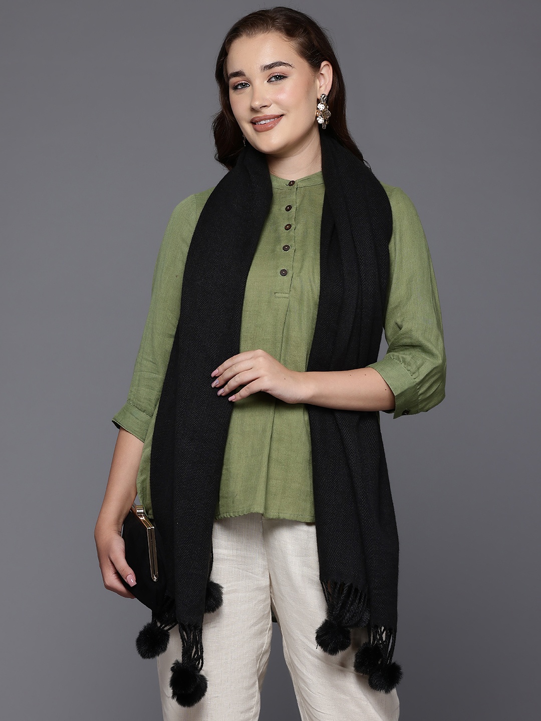 

Cayman Woollen Stole, Black