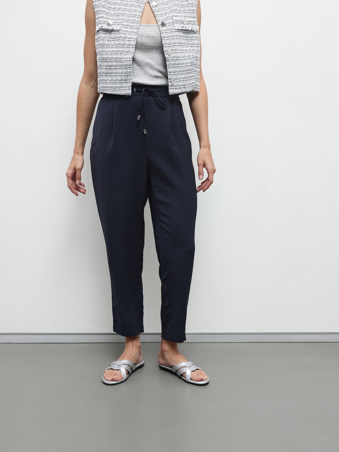 

ZARA Women Pleated Trousers, Navy blue