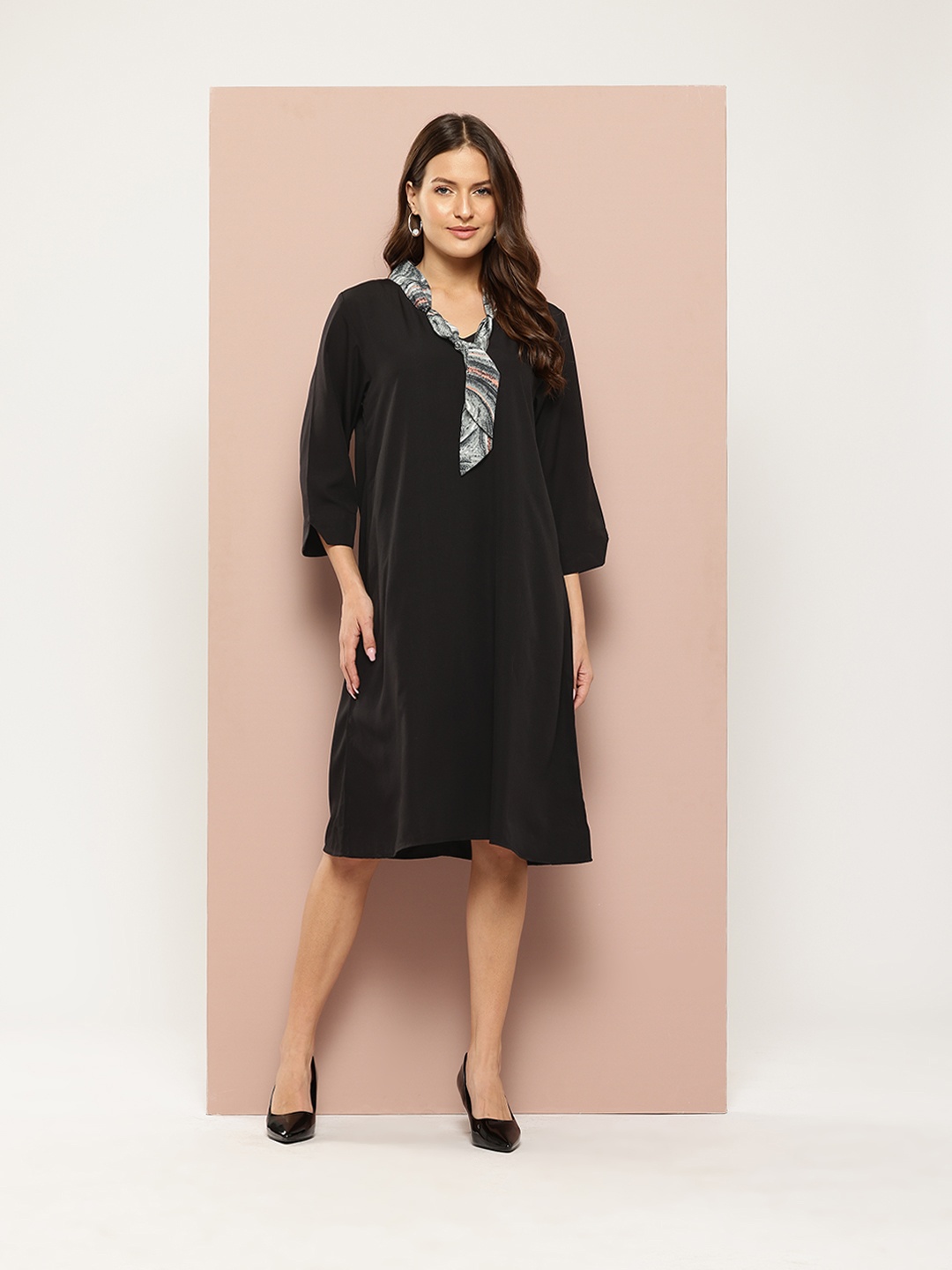 

Qurvii Tie-Up Neck Crepe A-Line Dress, Black