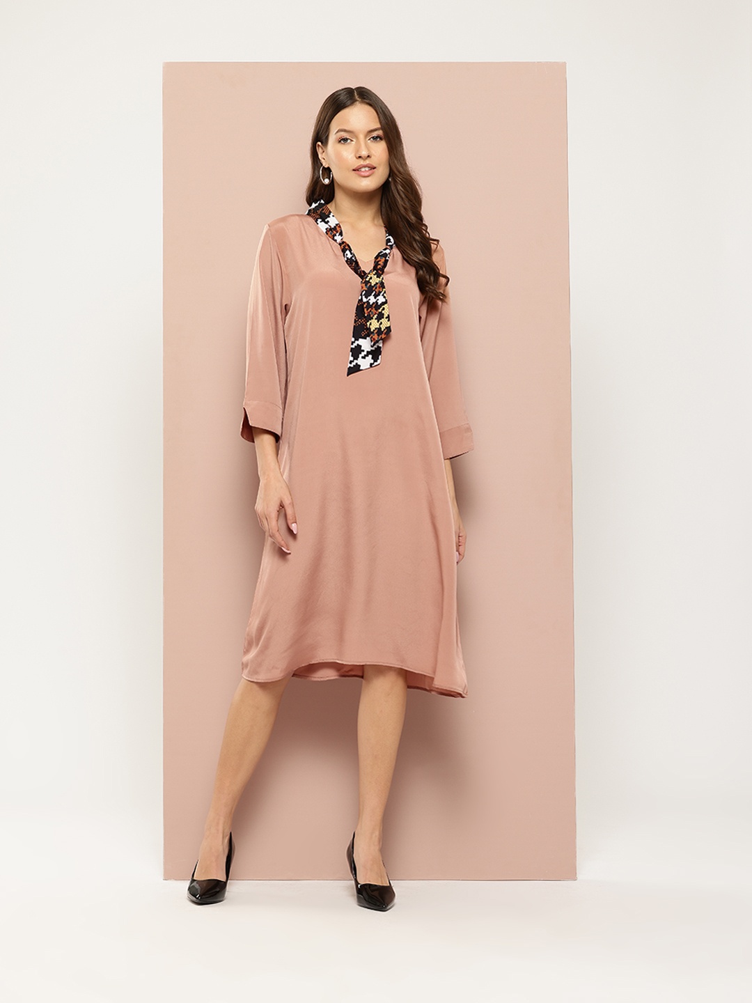 

Qurvii Tie-Up Neck Crepe A-Line Dress, Brown