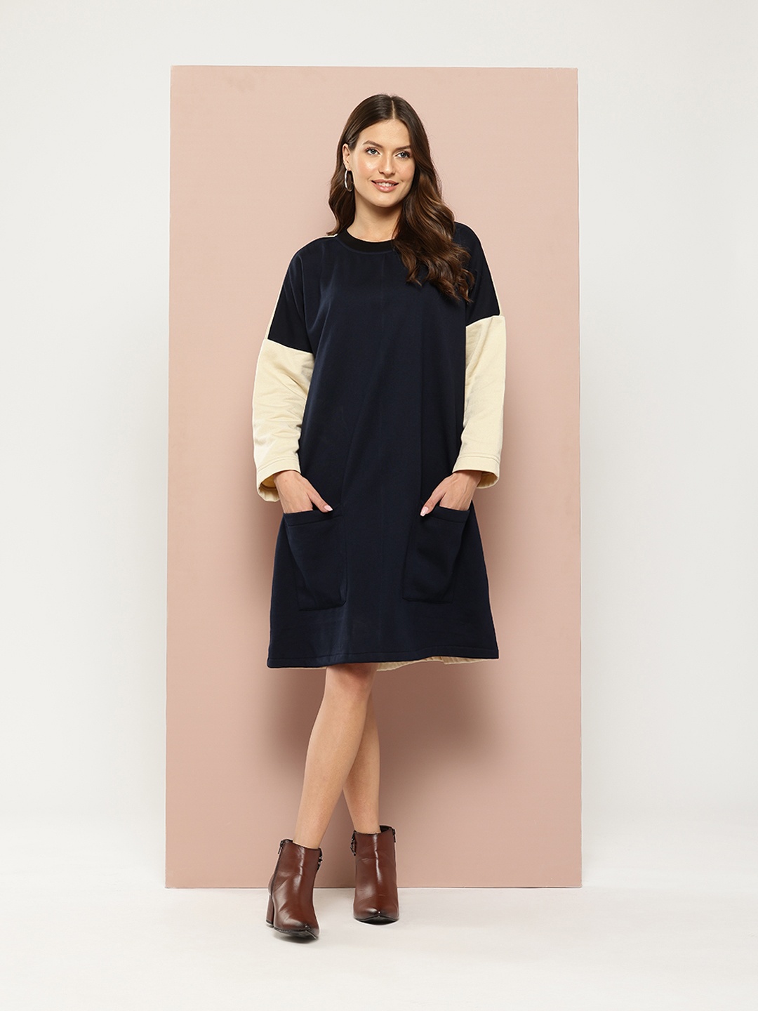 

Qurvii Colourblocked T-shirt Dress, Blue