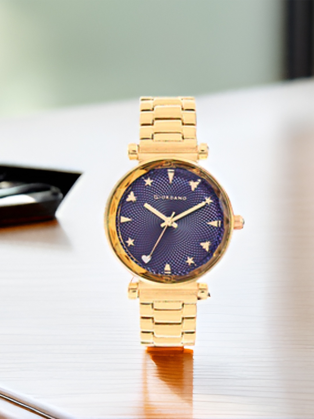 

GIORDANO Women Dial & Stainless Steel Bracelet Style Straps Analogue Watch, Blue