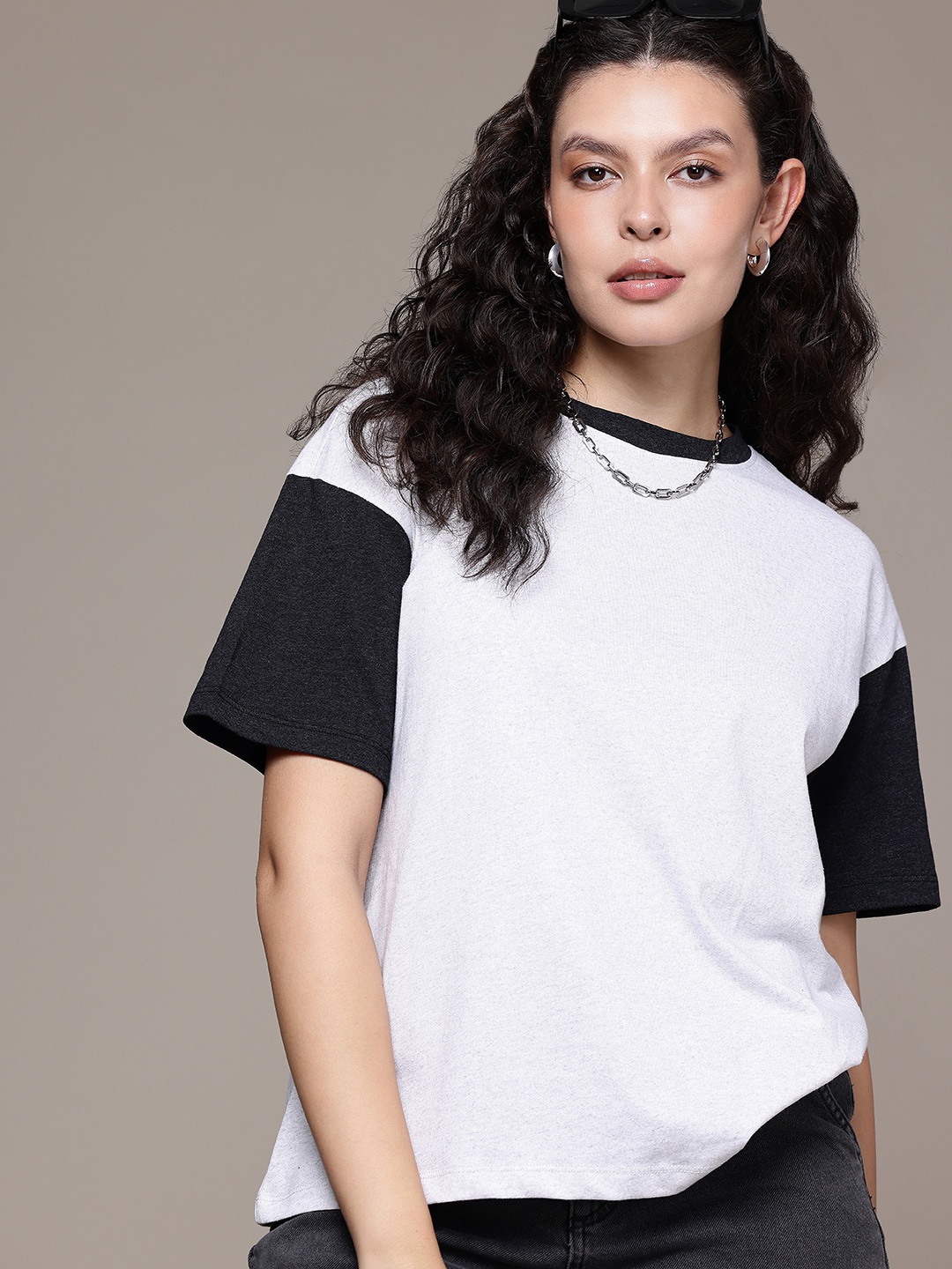 

The Roadster Life Co. Drop-Shoulder Sleeves Oversized T-shirt, Grey