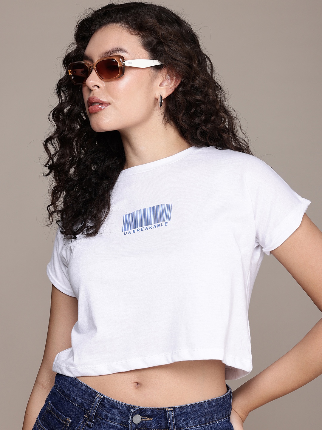 

The Roadster Life Co. Extended Sleeves Crop T-shirt, White