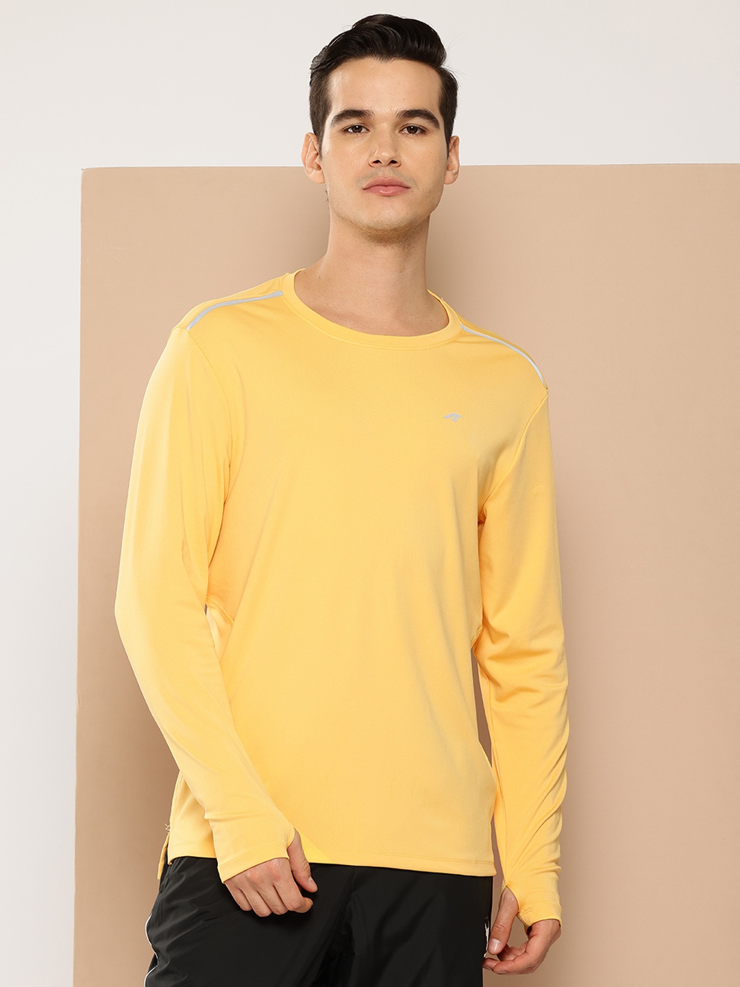 

Alcis Solid Slim Fit T-shirt, Yellow