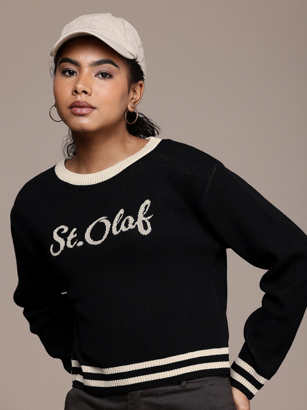 

Roadster Typography Crop Pullover, Black