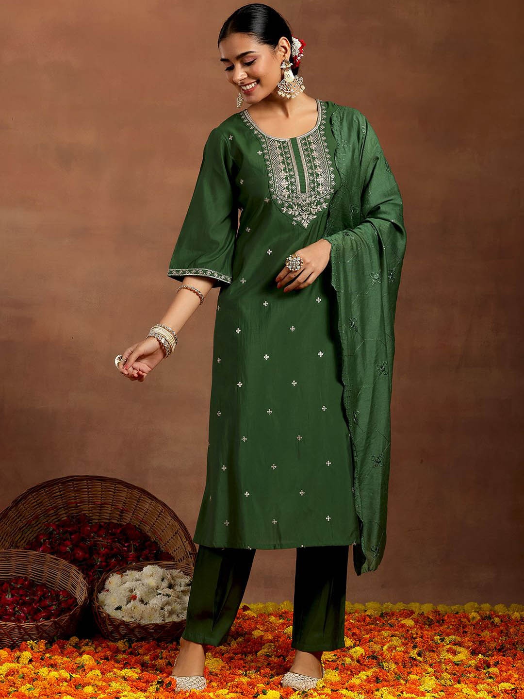 

Libas Floral Embroidered Kurta with Trouser & Dupatta, Green