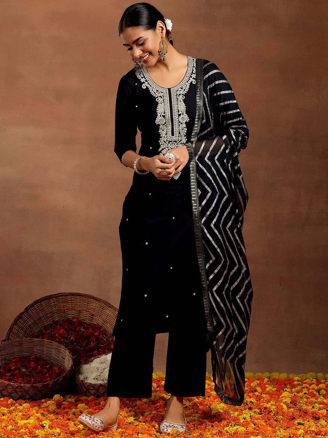 

Libas Paisley Embroidered Regular Kurta with Trouser & Dupatta, Black