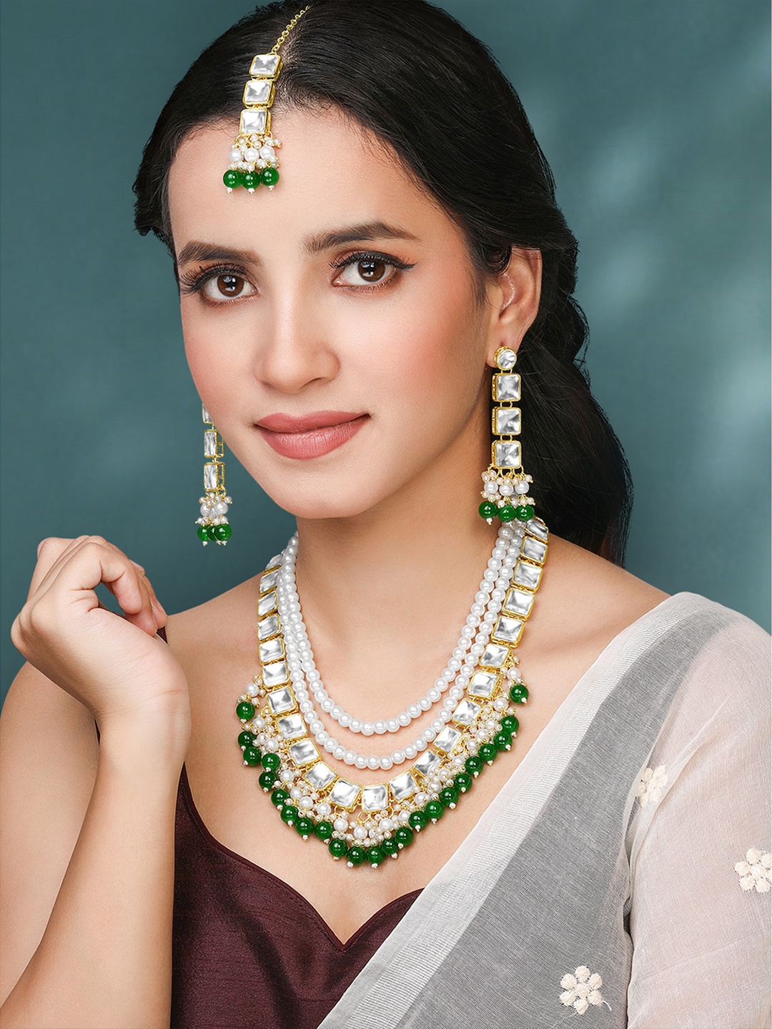 

Peora Gold-Plated Stone-Studded & Beaded Jewellery Set