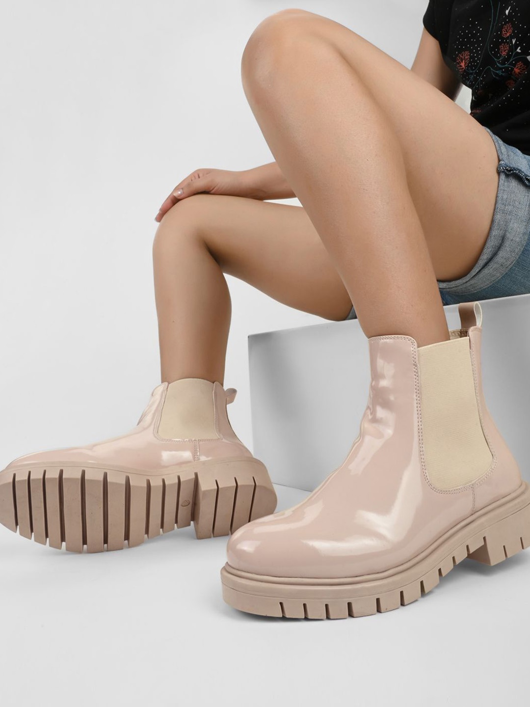 

ADORLY Women Block-Heeled Chelsea Boots, Beige