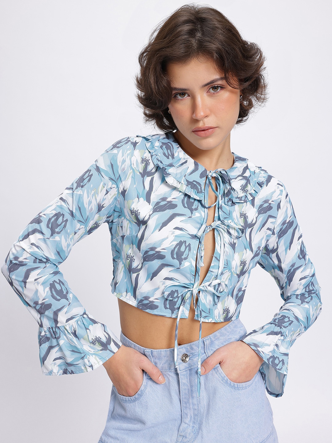 

DressBerry Vintage Vibes Floral Tie-Up Neck Crop Top, Blue