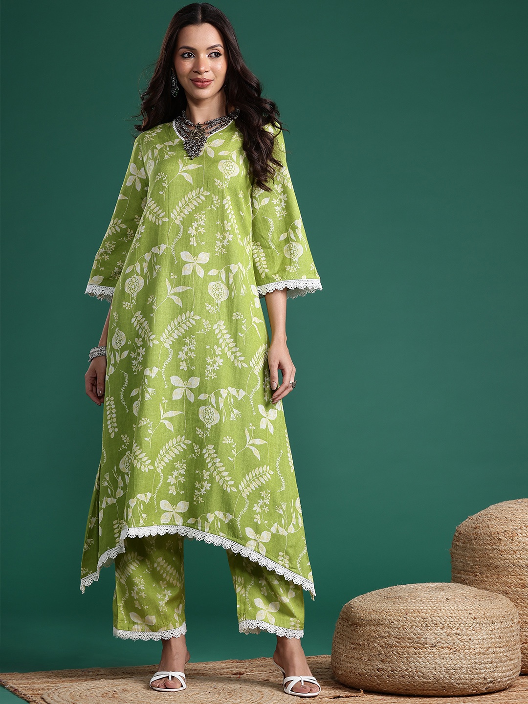 

Sangria Printed Pure Cotton Kurta with Trousers, Green