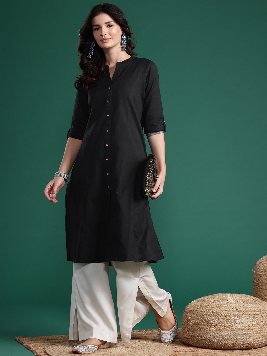 

Sangria Solid Panelled A-Line Kurta, Black