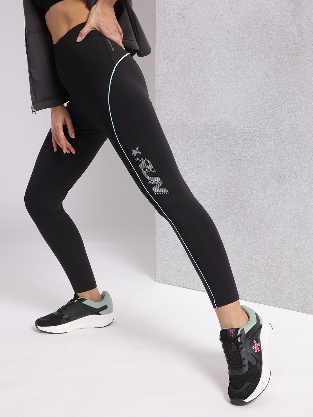 

HRX by Hrithik Roshan Women Printed Rapid-Dry Running Tights, Black