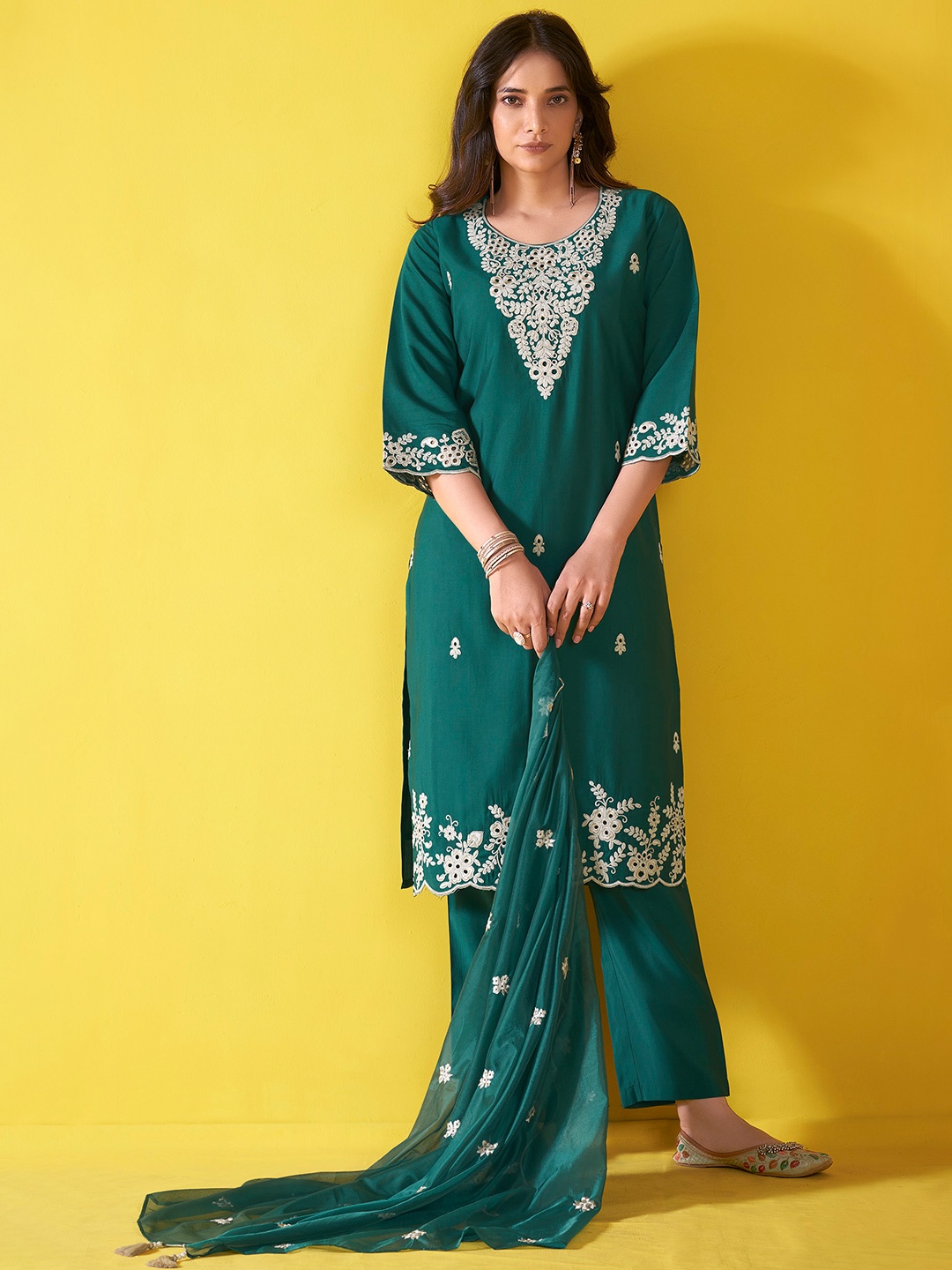 

Anouk Green Floral Embroidered Chanderi Silk Straight Kurta With Trouser & Dupatta