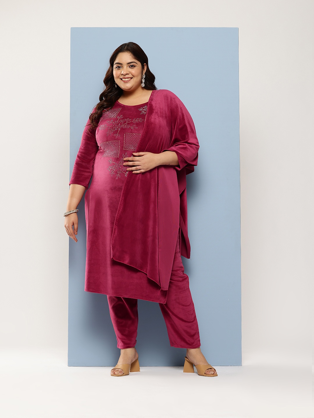 

Aarika Plus Size Beads and Stones Pure Cotton Kurta Velvet with Trousers & With Dupatta, Pink