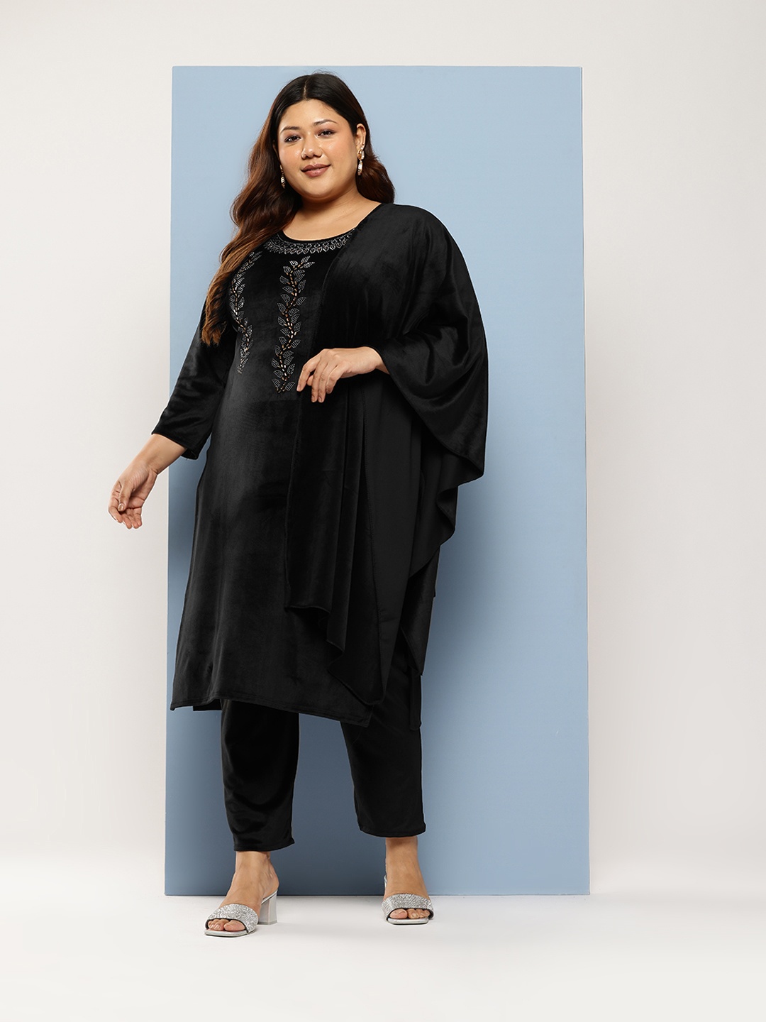 

Aarika Plus Size Beads and Stones Pure Cotton Velvet Kurta with Trousers & With Dupatta, Black