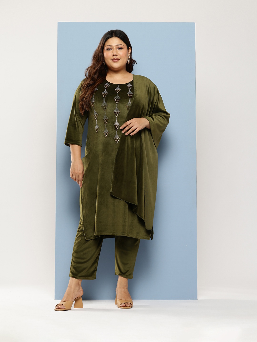 

Aarika Plus Size Yoke Design Embellished Pure Cotton Kurta with Trousers & Dupatta, Olive