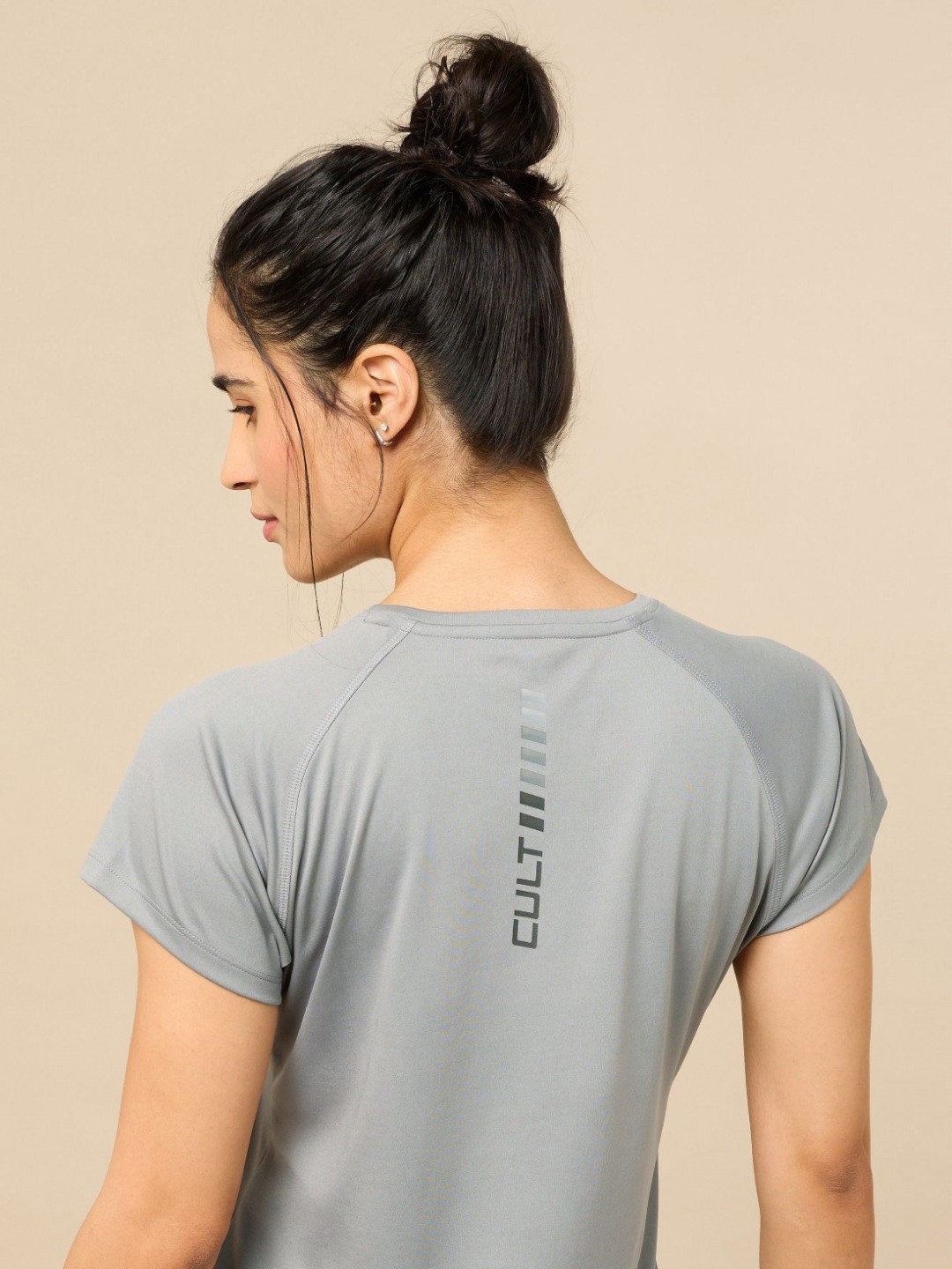 

CULT Women Moisture Wicking Solid Round Neck T-shirt, Grey