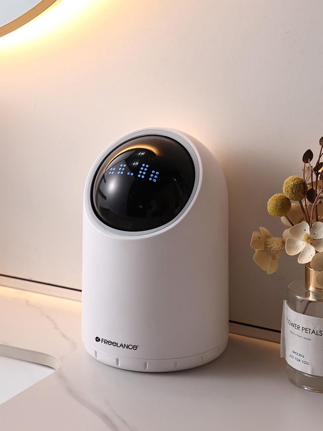 

Freelance Chevelle White & Black Sensor Open Dust Bin 2L