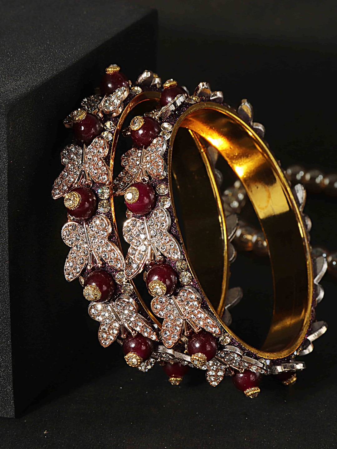 

LAVAZZA Set Of 2 Cubic Zirconia Studded & Beaded Bangles, Gold