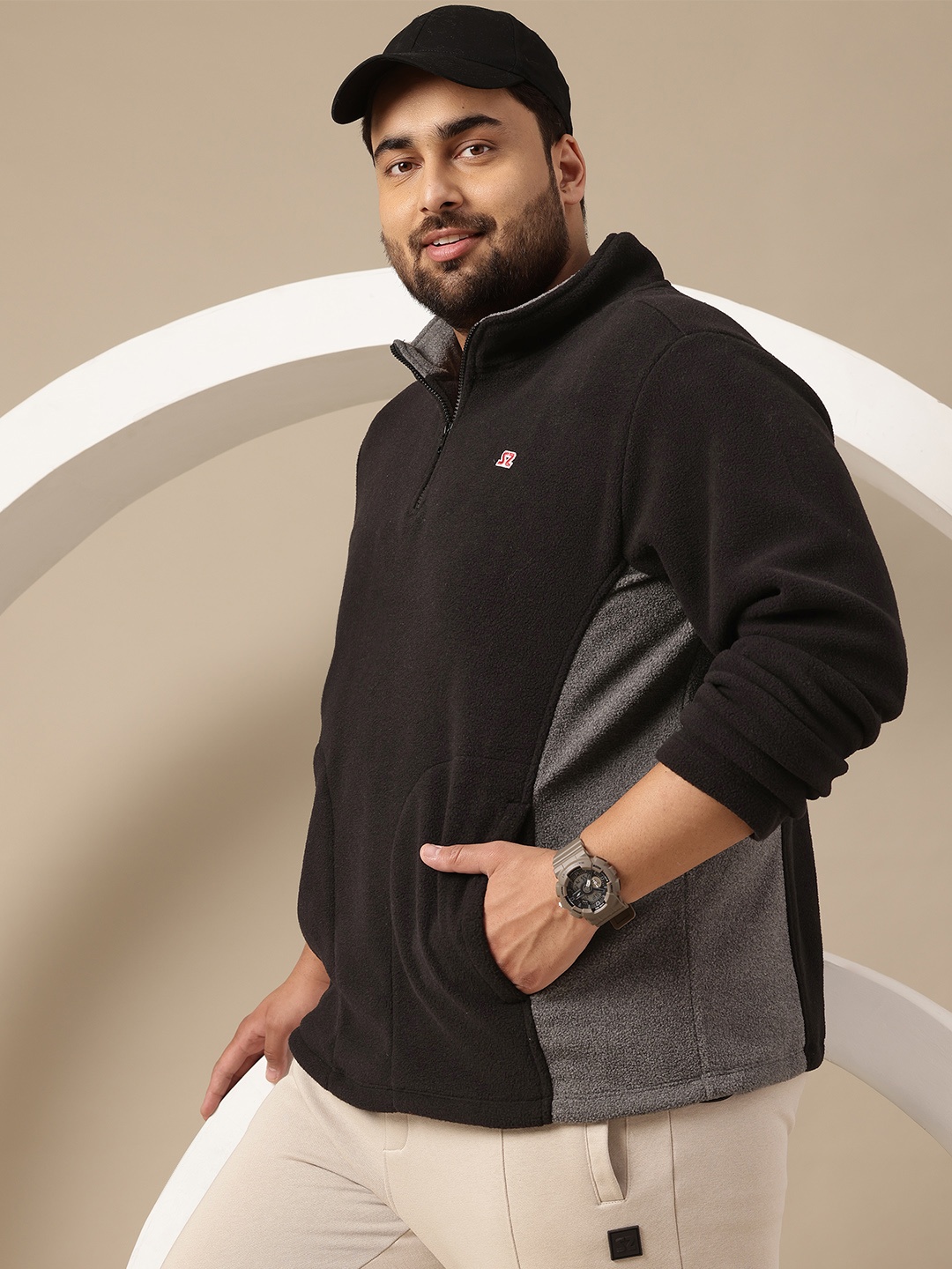 

Sztori Plus Size Colourblocked Sweatshirt With Zip Detail, Black