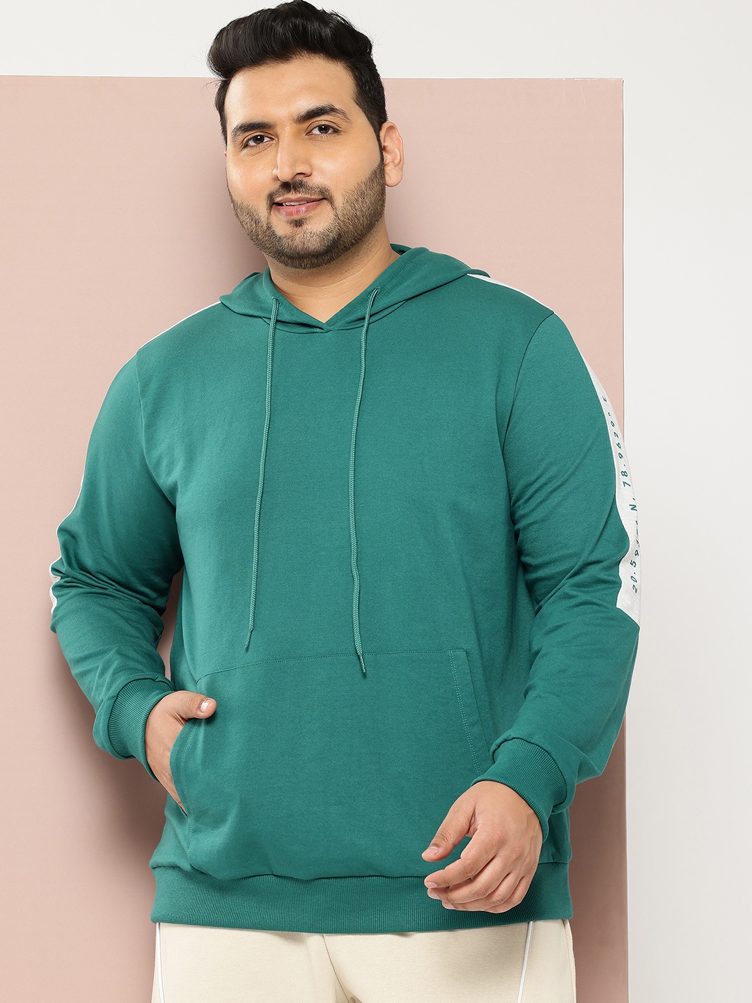 

Sztori Men Plus Size Colourblocked Hooded Sweatshirt, Green