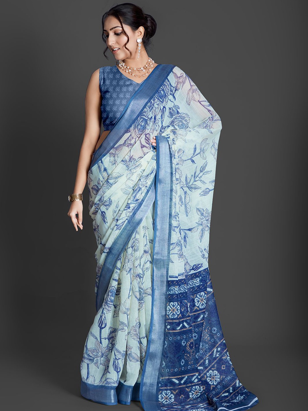 

NIRMAL CREATION Floral Printed Saree, Navy blue