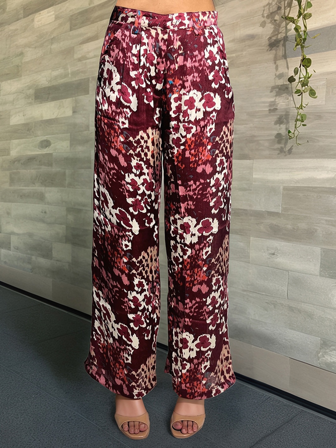 

Stylecast X Hersheinbox Women Floral High-Rise Parallel Trousers, Maroon