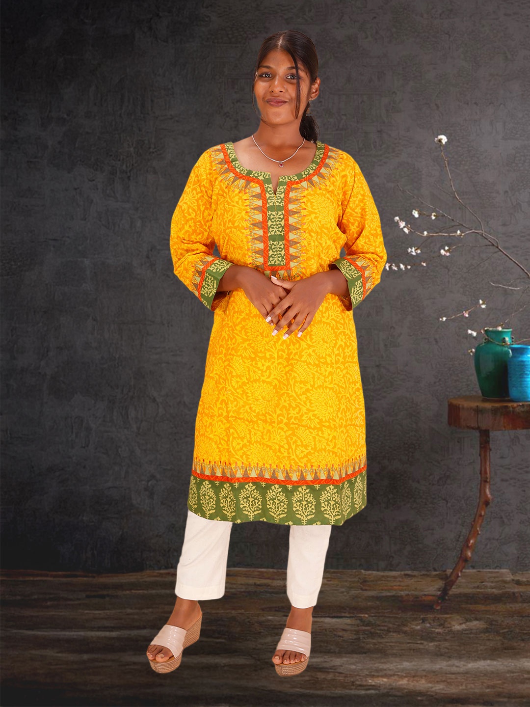 

Avishya Ethnic Motifs Woven Design Pure Cotton Kurta, Yellow