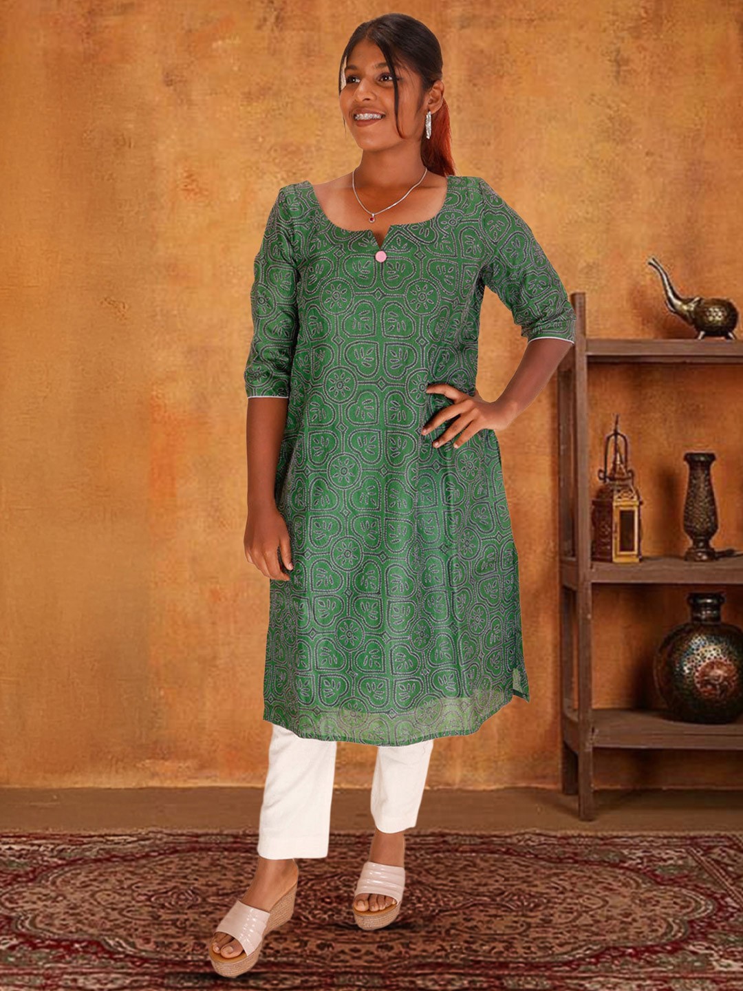 

Avishya Bandhani Printed Pure Cotton Straight Kurta, Green