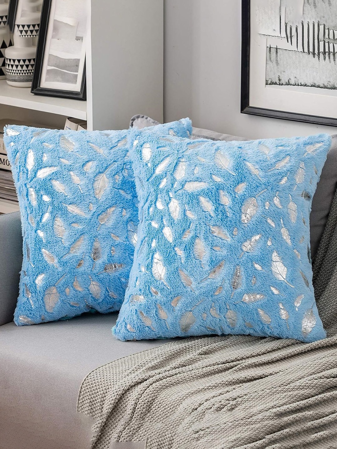 

TANLOOMS Teal & Silver-Toned Velvet Square Cushion Covers